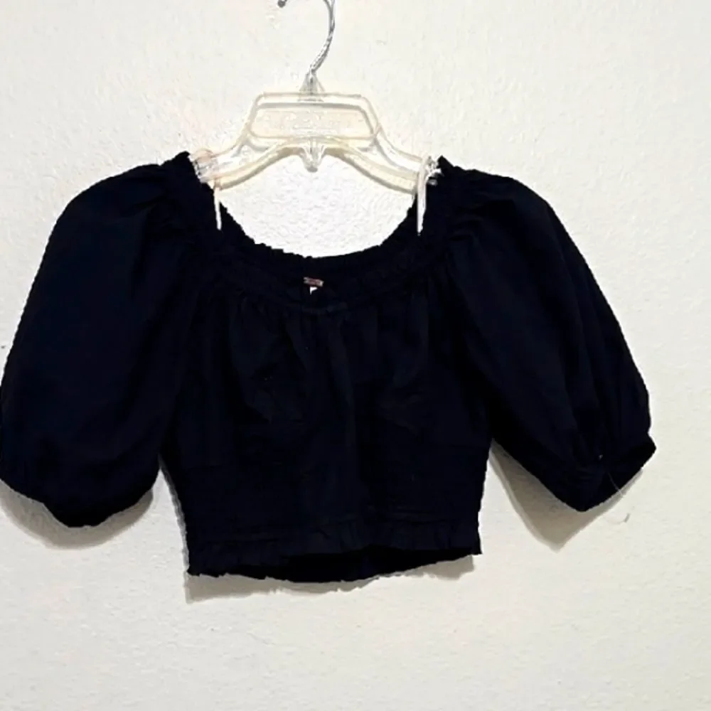 Free People Black Puff Sleeve Crop, Smocked Top‎ S